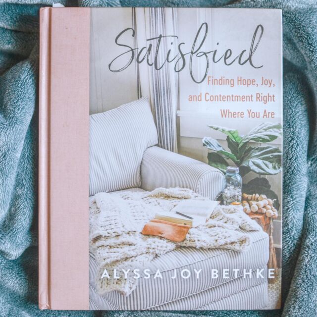 I’ve just shared my first book review on my website in the longest time, and I am so thrilled 🥰✨ the link is in my bio! I look forward to hopefully sharing many more posts in the coming days.
⠀⠀⠀⠀⠀⠀⠀⠀⠀
#blog #blogger #bookreview #bookstagram #book #christianblog #christian #books #bookish #bookblog #linkinbio #photooftheday #bookworm #booklovers